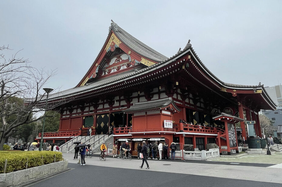 Vue de l'arrière du temple Hondô