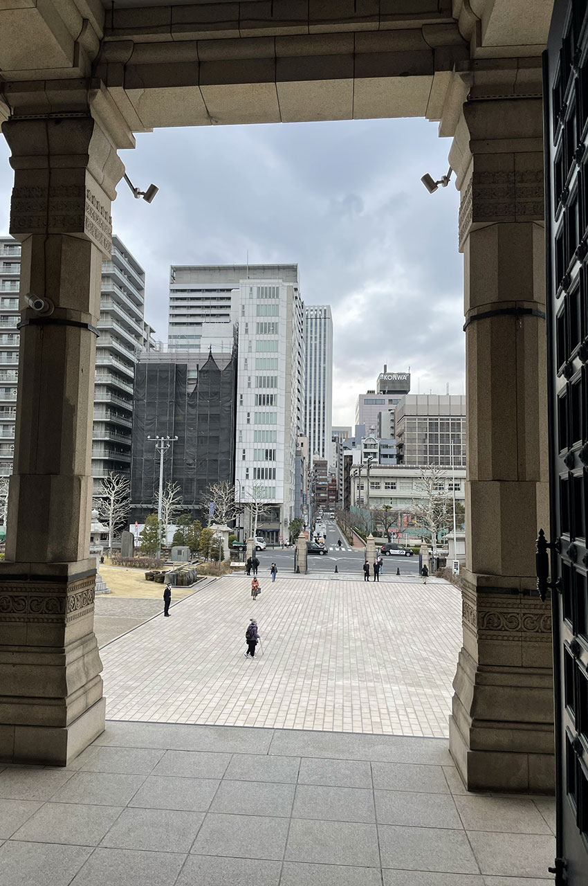 Vue sur l'esplanade depuis le temple Honganji Vue sur l'esplanade depuis le temple Honganji