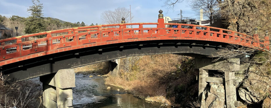 Pont sacré Shinkyo traversant la rivière Daiya à Nikko